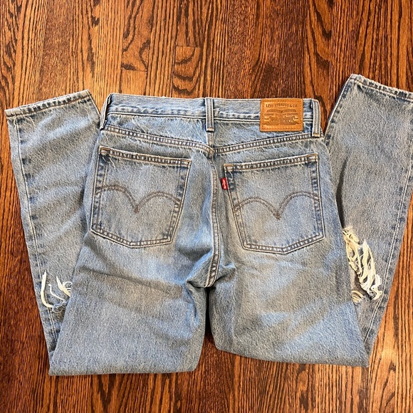 LEVI’S WEDGIE DISTRESSED STRAIGHT FIT JEANS - Picture 6 of 13